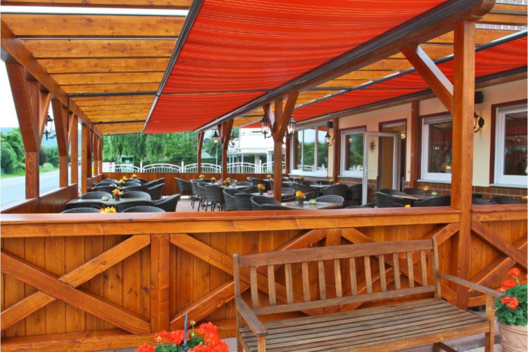 Hotel im Rheintal 32/57