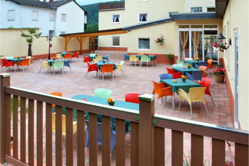 Hotel im Rheintal 31/57