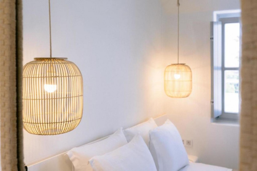 Mr & Mrs White Paros Suites & More 10/36