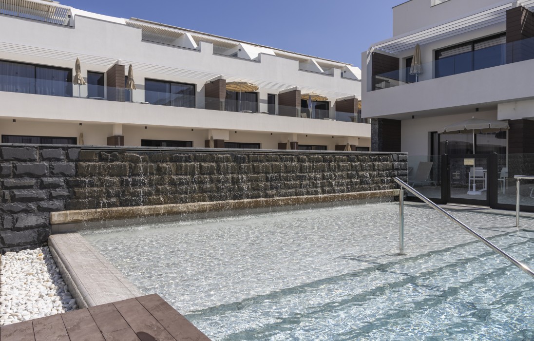 Esmeralda Cotillo Homes by LIVVO 41/79