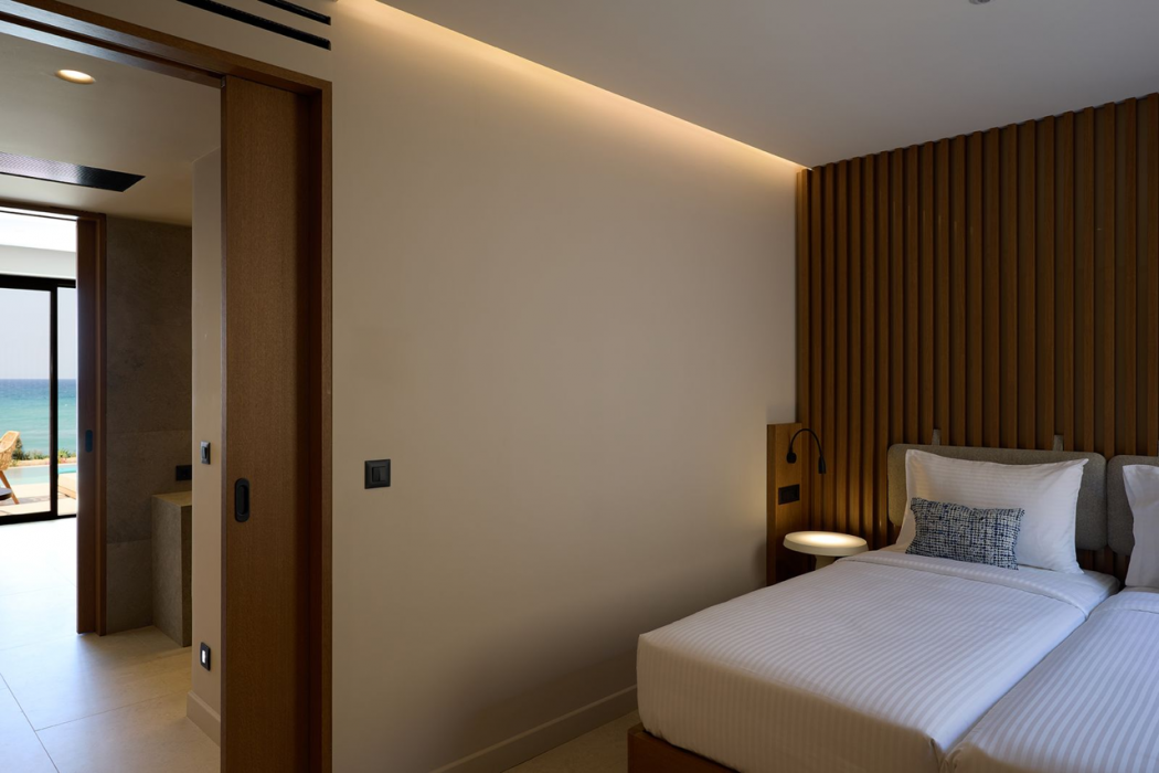 Oros Luxury Beach Resort 10/65