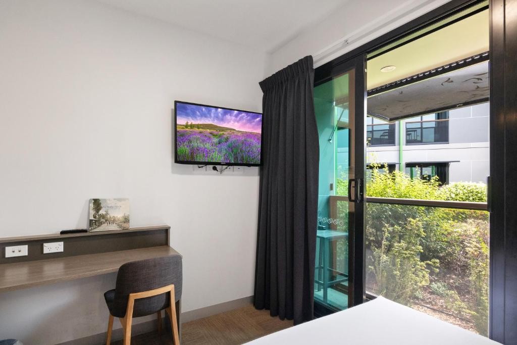 Ibis Darwin Airport Hotel 17/45