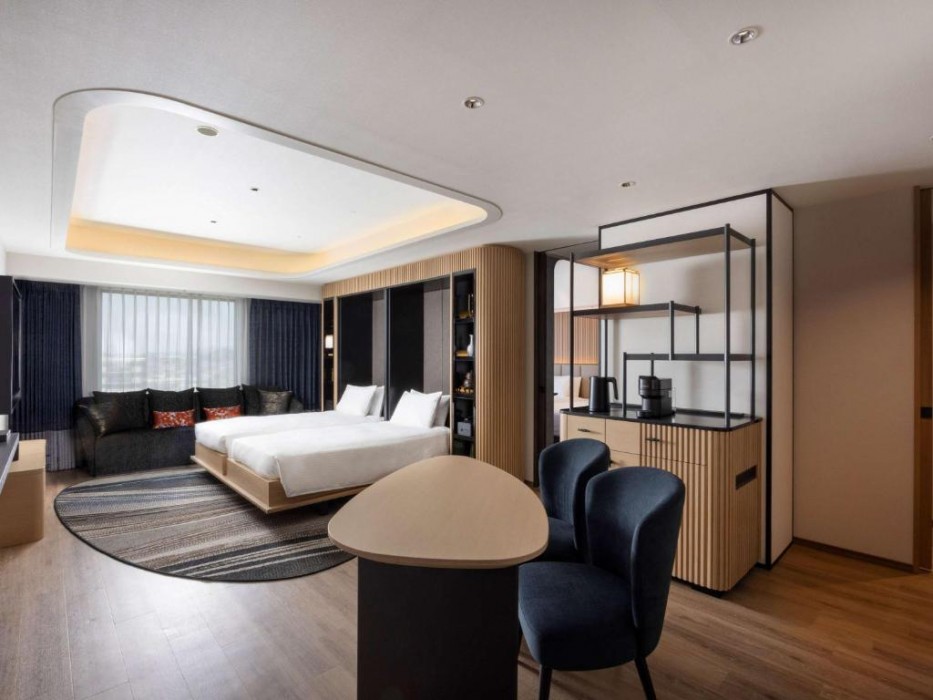 NOVOTEL NARA 12/84