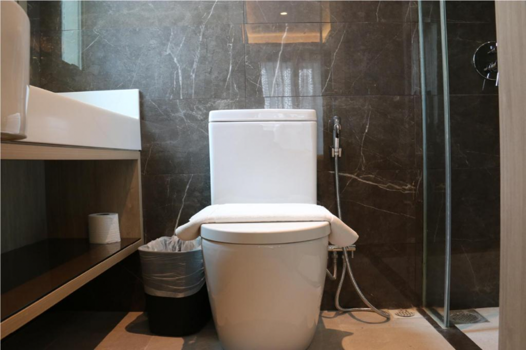 Aqueen Prestige Hotel Jalan Besar 27/42