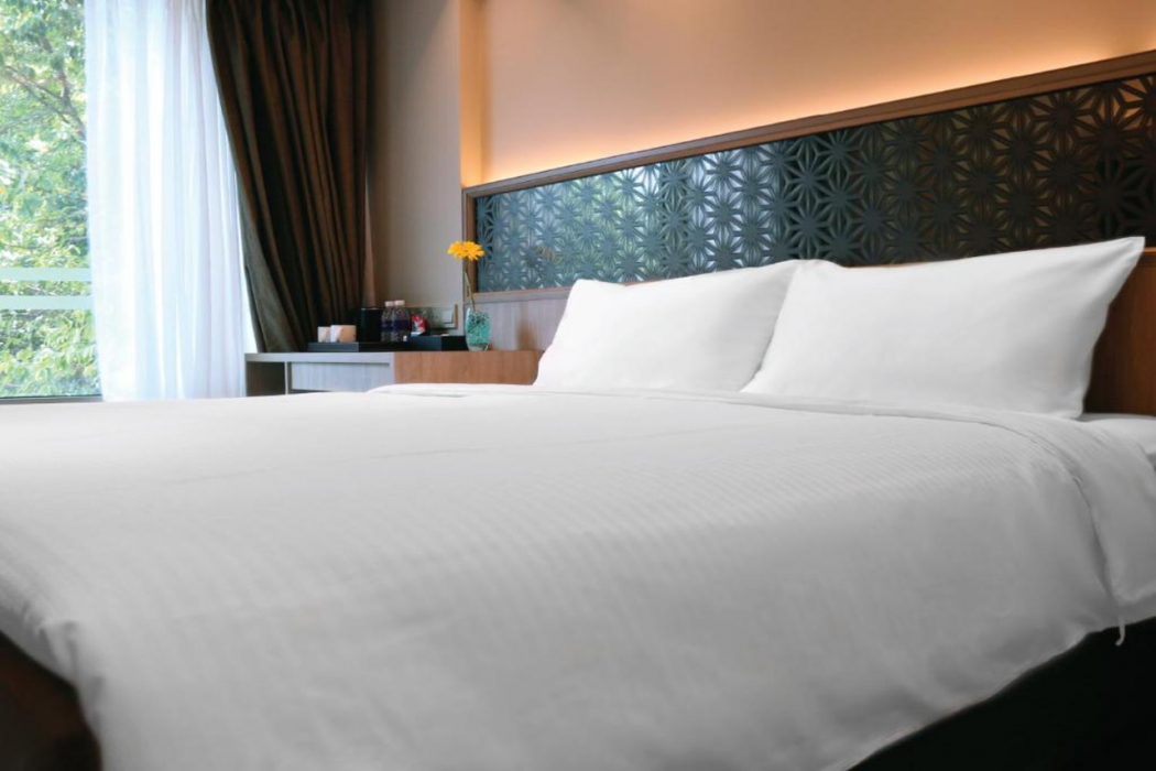 Aqueen Prestige Hotel Jalan Besar 11/42