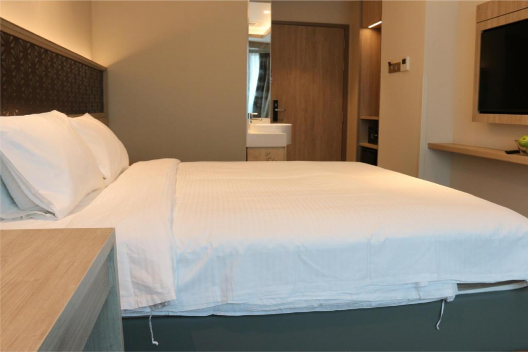 Aqueen Prestige Hotel Jalan Besar 9/42