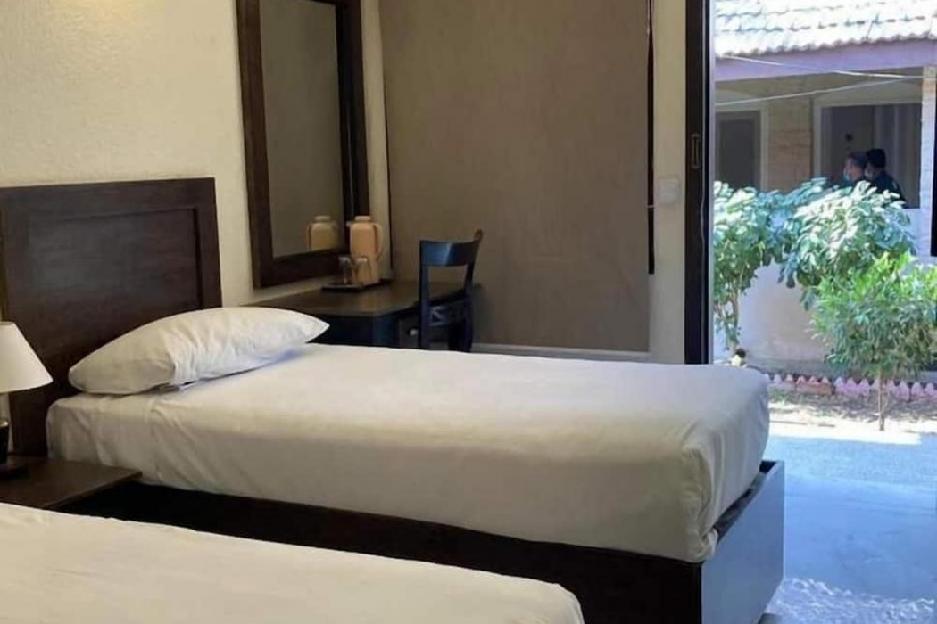 Airport Hotel 15/59