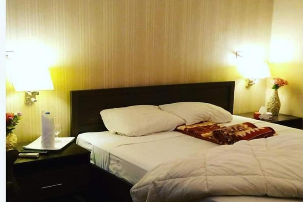 Airport Hotel 9/59
