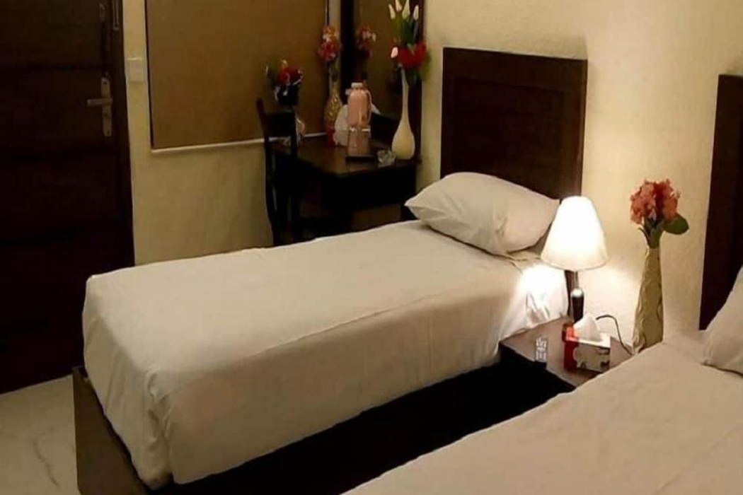 Airport Hotel 10/59