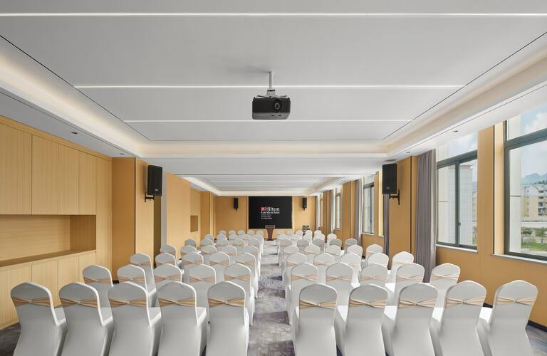Hilton Garden Inn Huaihua Anjiang 36/46