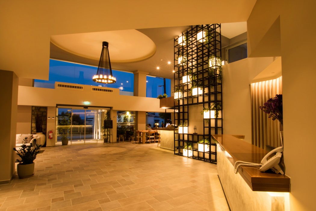 Parasol Luxury Hotel & Suites 12/80