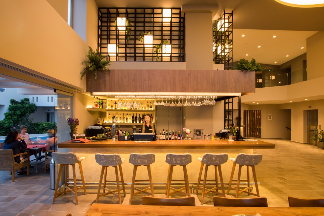 Parasol Luxury Hotel & Suites 30/80