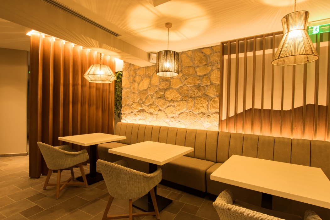 Parasol Luxury Hotel & Suites 33/80