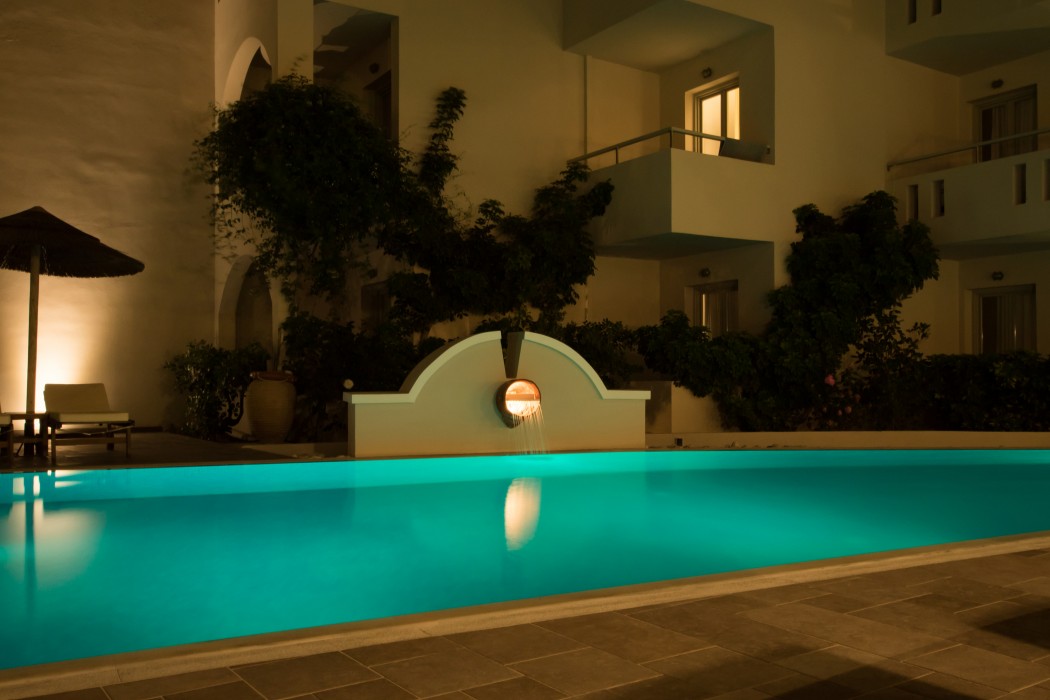 Parasol Luxury Hotel & Suites 65/80