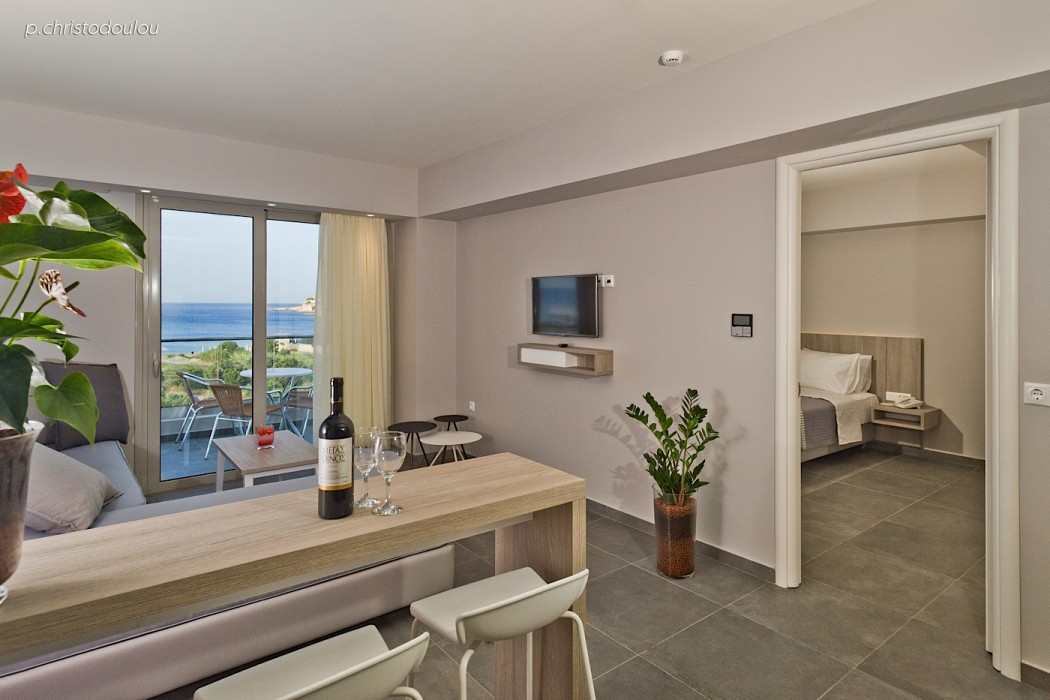 Parasol Luxury Hotel & Suites 20/80