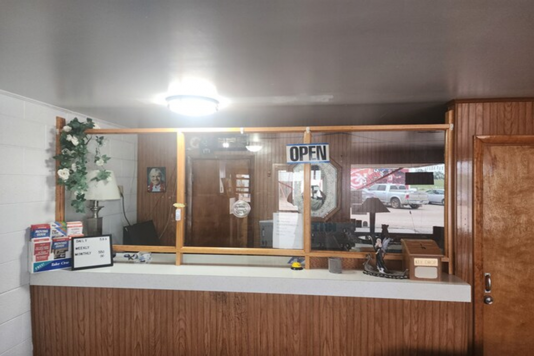 First Inn By OYO Quinter Hwy 70 6/18