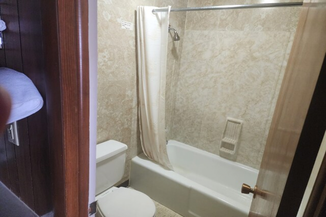 First Inn By OYO Quinter Hwy 70 14/18