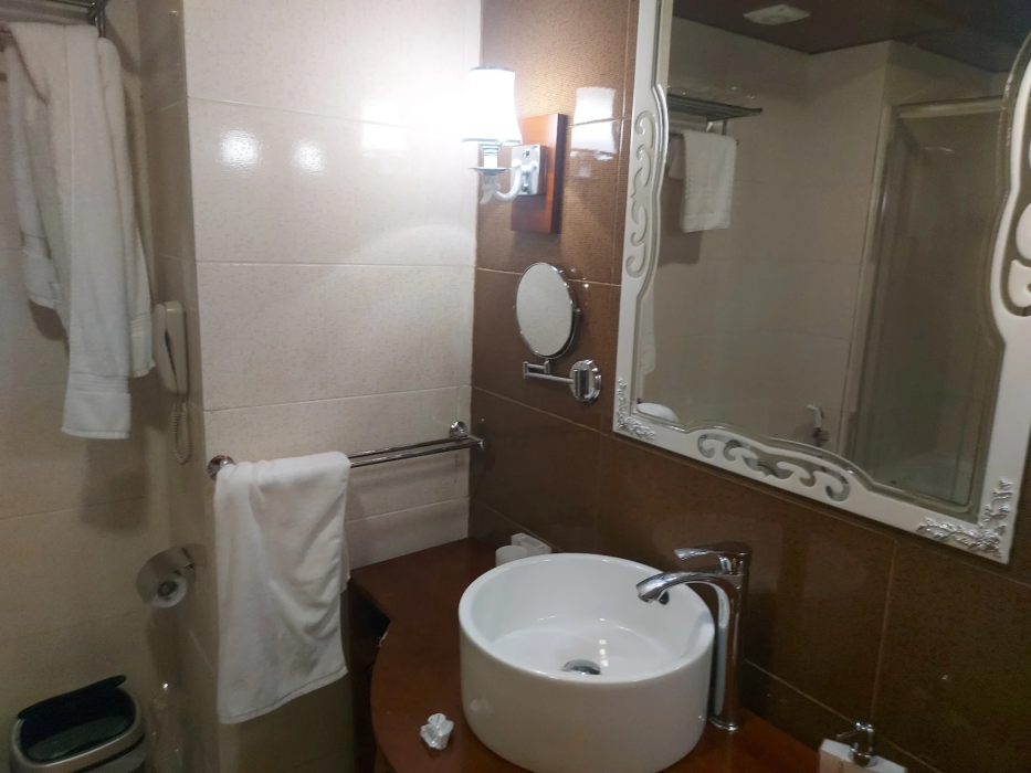 BASRA HOTEL 7/10