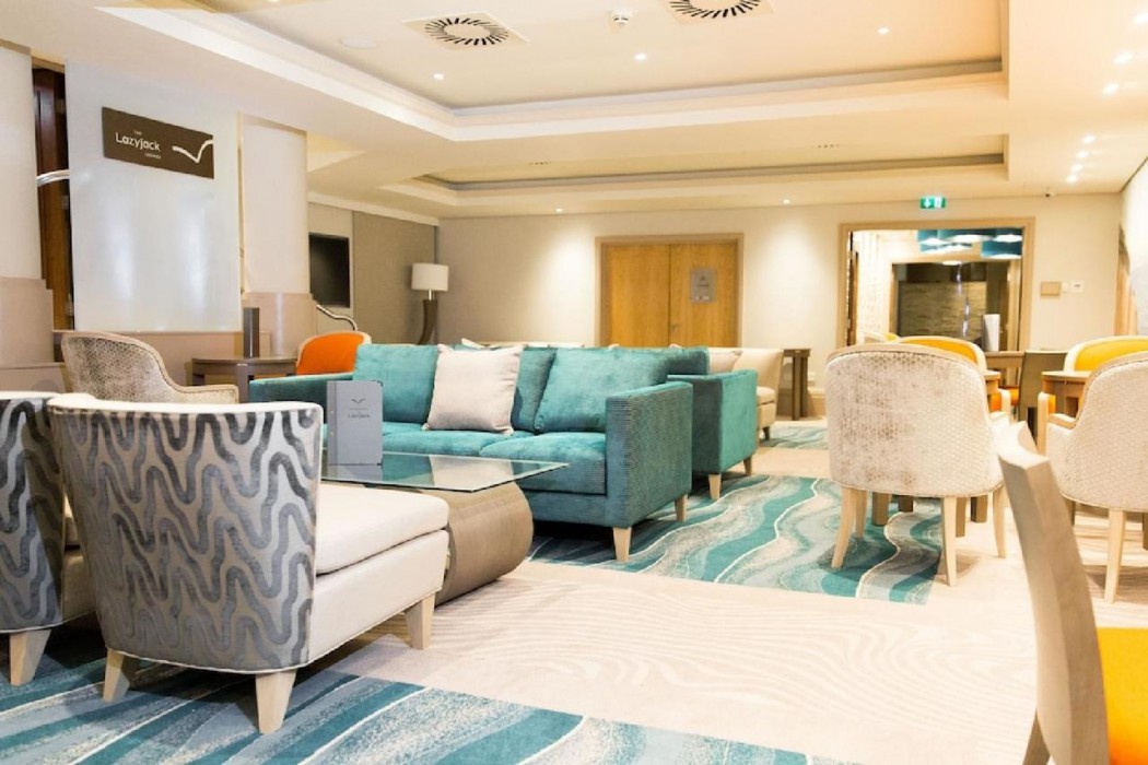 Royal Yacht Hotel 18/75