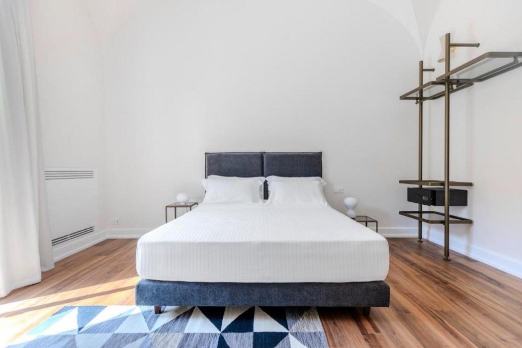 Dome Hotel 9/48