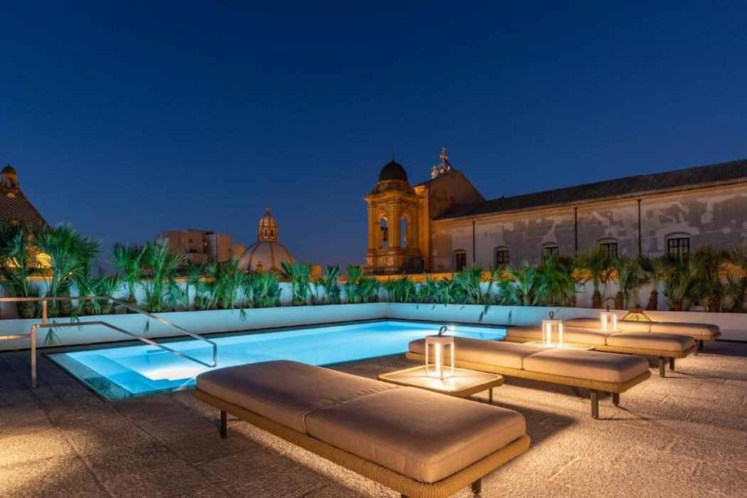 Dome Hotel 30/48