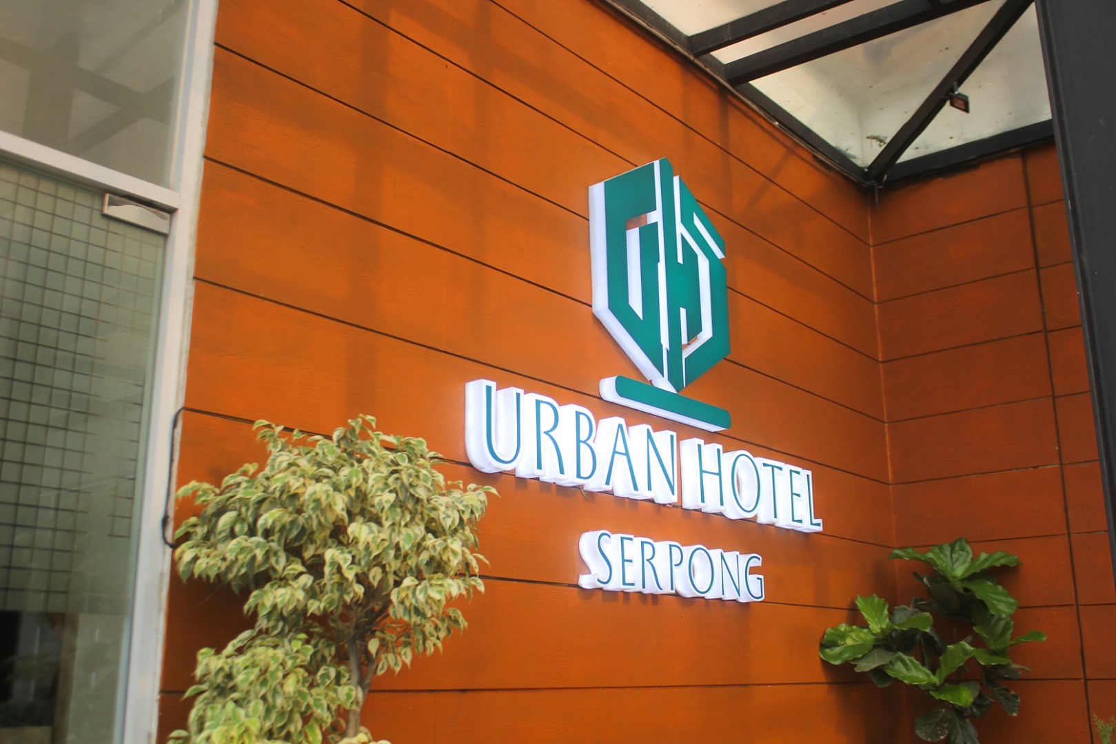 Urban Hotel Serpong by ZUZU in South Tangerang