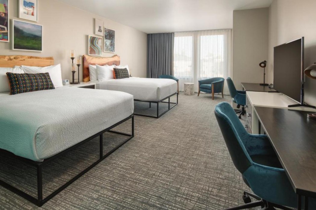 The Independence Hotel 12/55