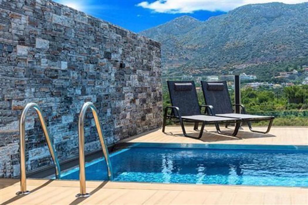 Aelia Suites 29/63