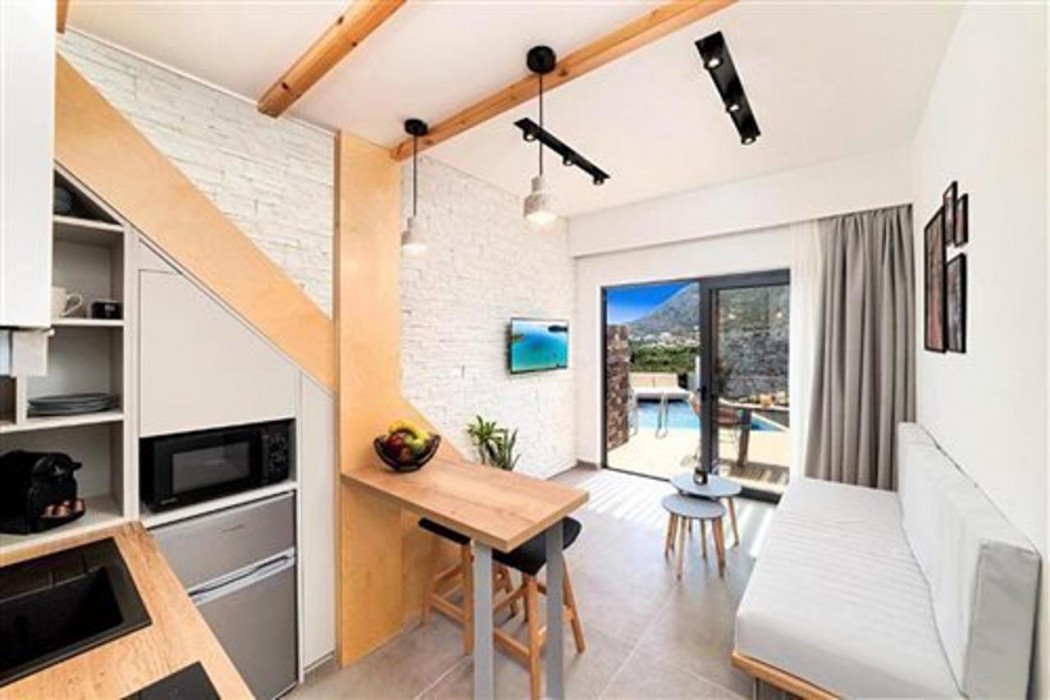 Aelia Suites 18/63