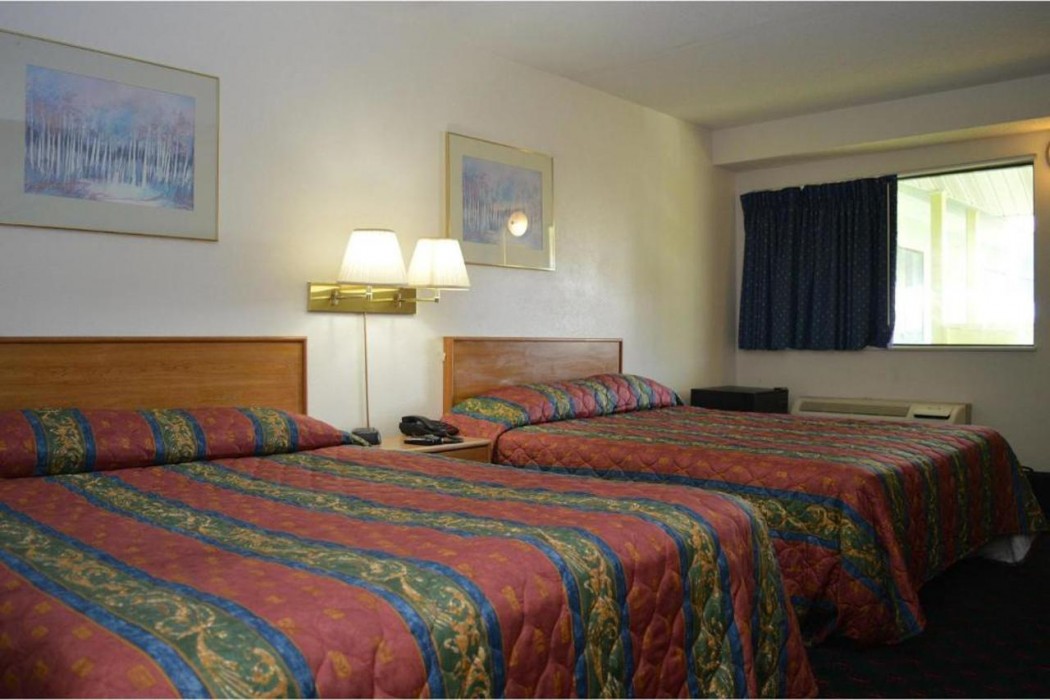 Brookville Inn By OYO Near Dayton International Airport 12/17