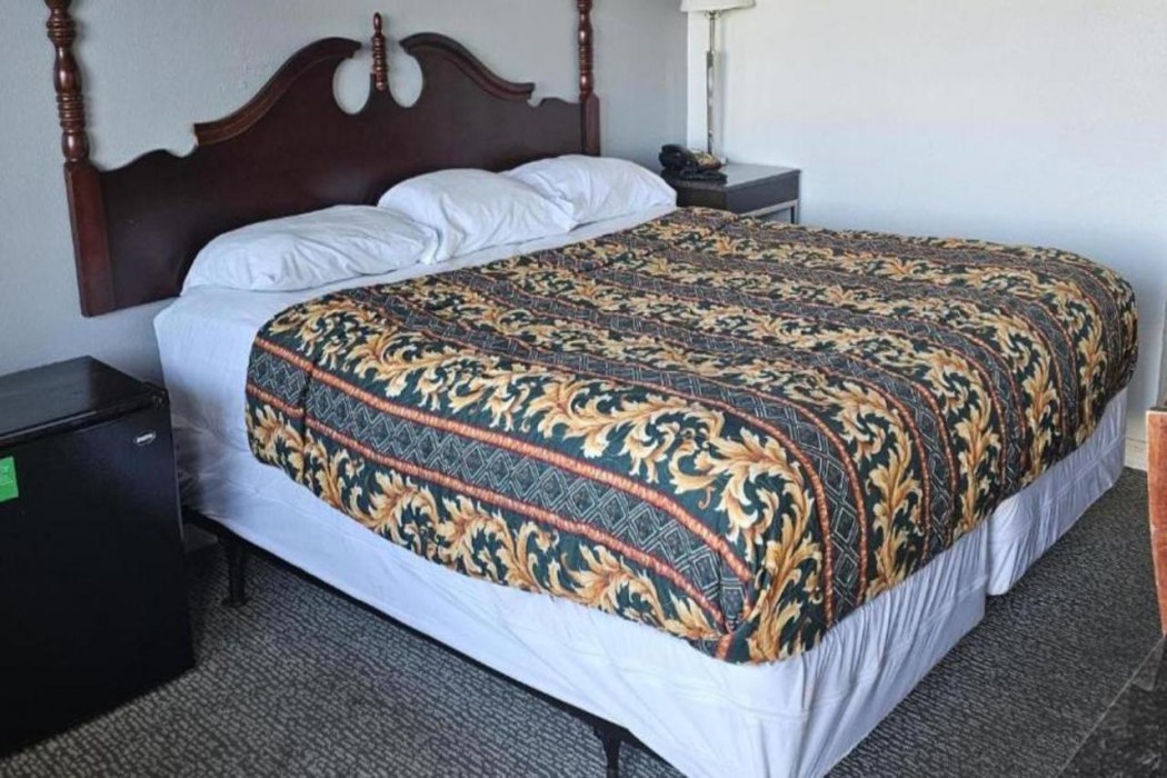 Brookville Inn By OYO Near Dayton International Airport 14/17