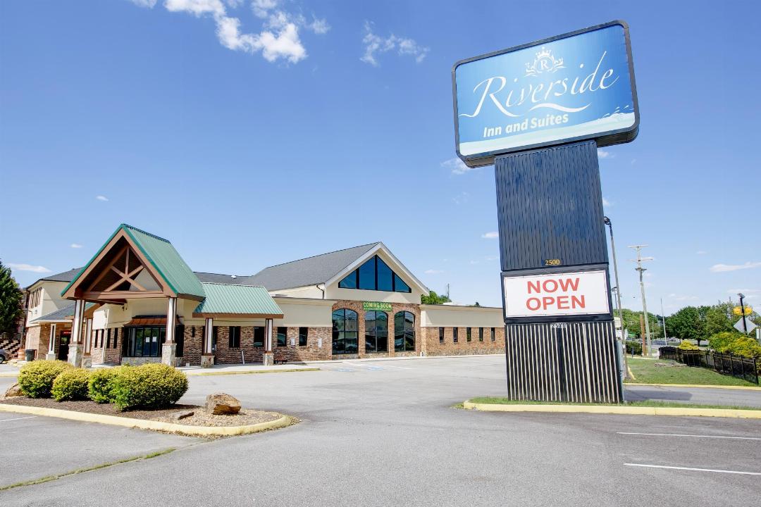 Riverside Inn & Suites by OYO Danville Ceaser Casino 8/68