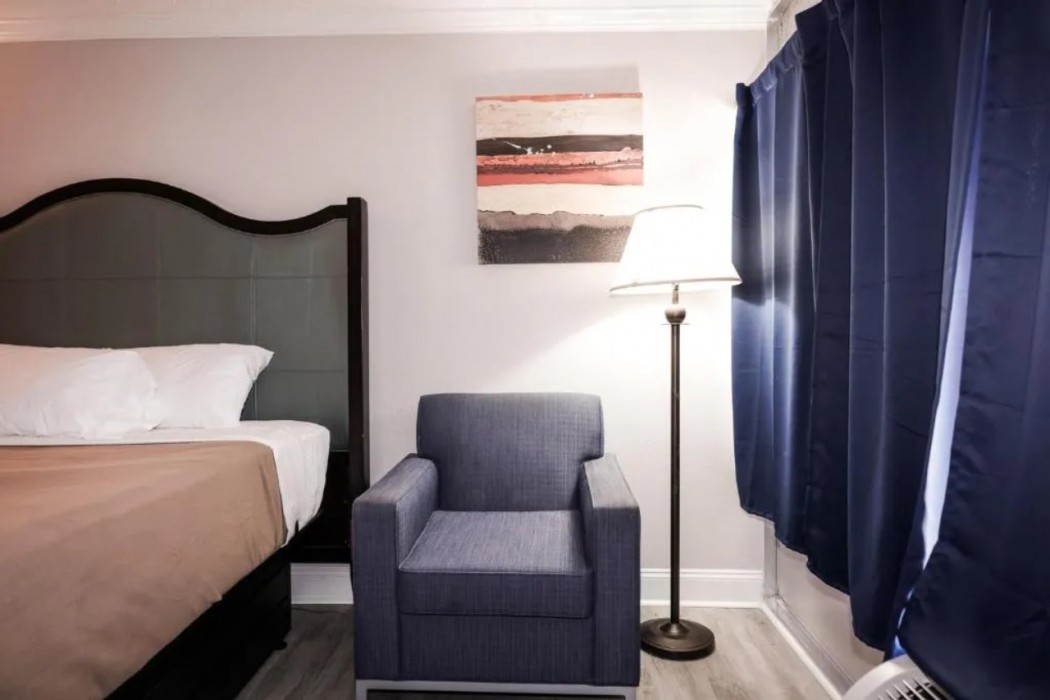 Riverside Inn & Suites by OYO Danville Ceaser Casino 21/68