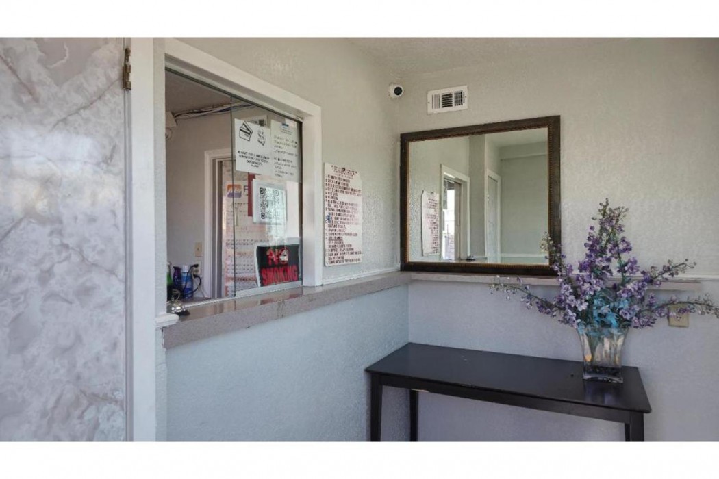 Lobby at Super 7 Inn By OYO San Antonio N.W. Medical Center, SAN ANTONIO - TX