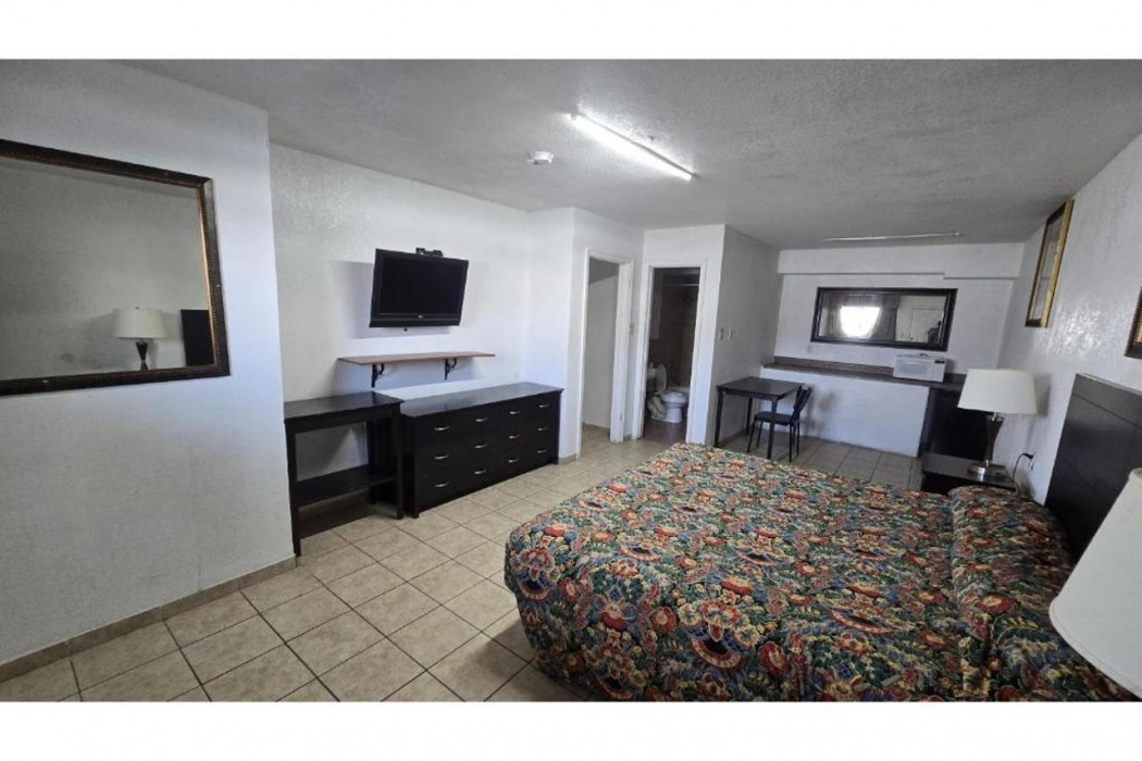 Super 7 Inn By OYO San Antonio N.W. Medical Center 8/16