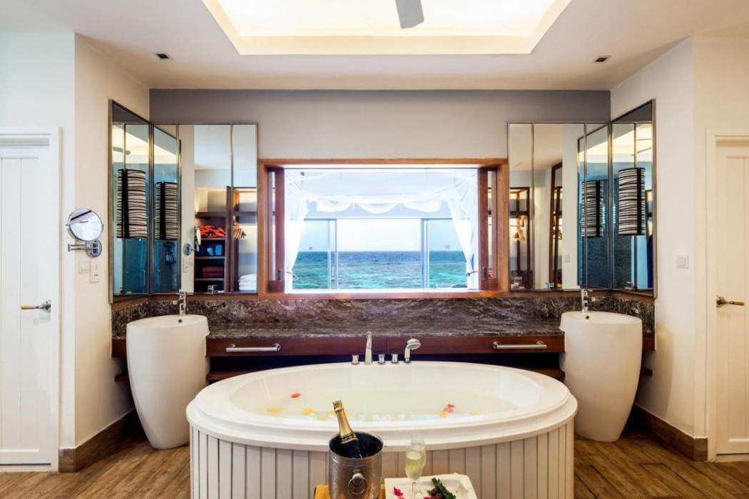 Centara Grand Lagoon Maldives 16/39