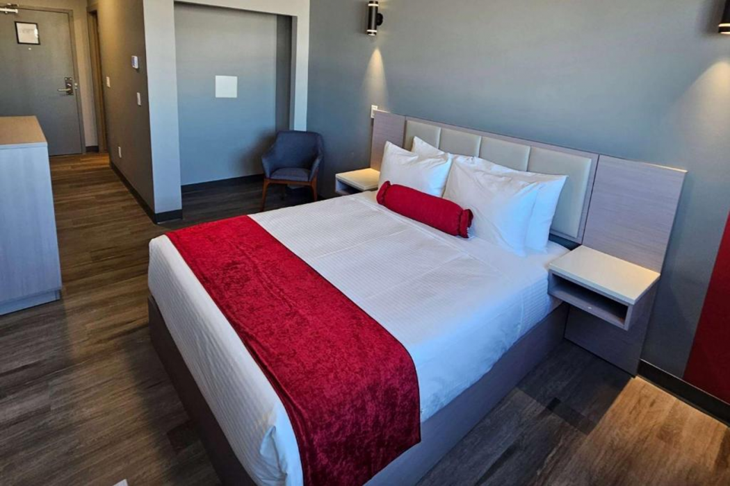 Ramada by Wyndham West Edmonton Hotel & Suites 15/45