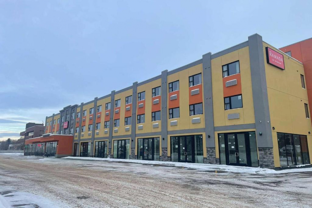 Ramada by Wyndham West Edmonton Hotel & Suites 1/45