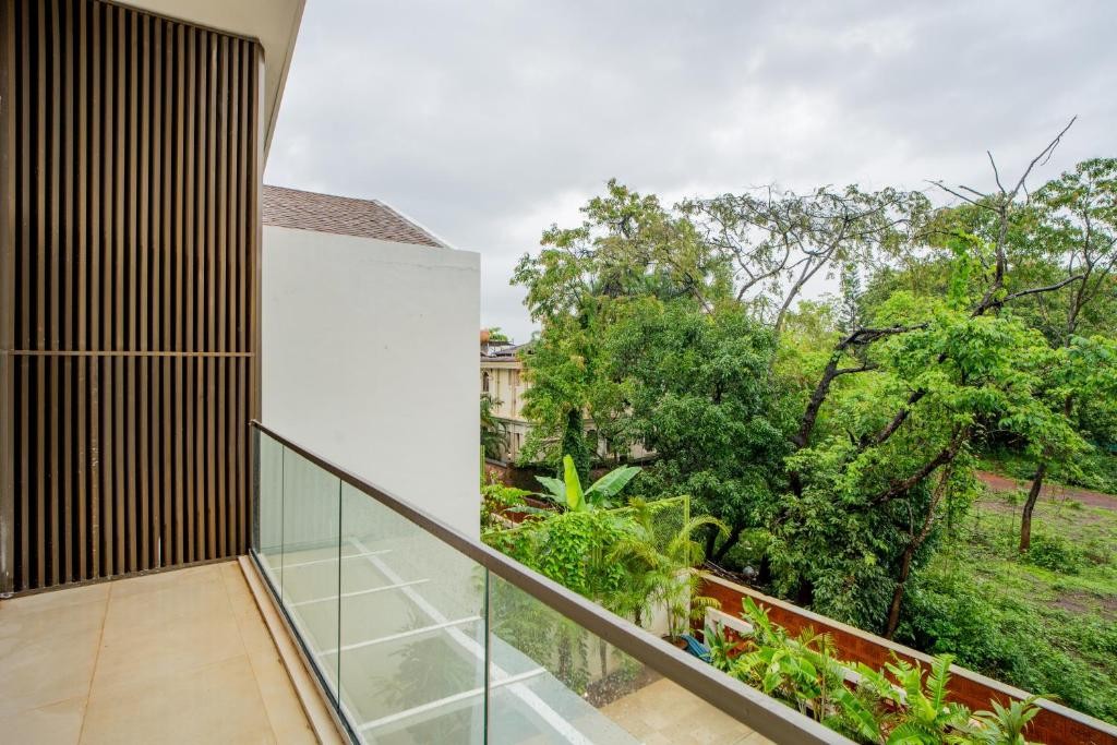 ELIVAAS 3BHK with Pvt Pool Mirai Taurus 12/79