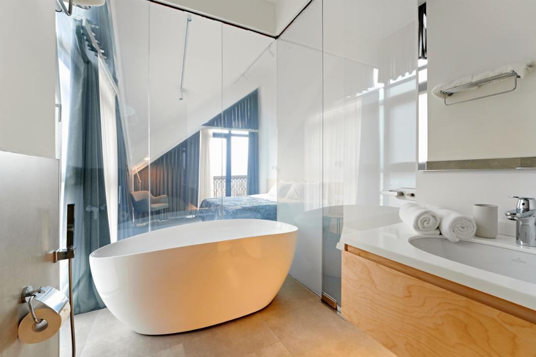 Roof Pool Suite