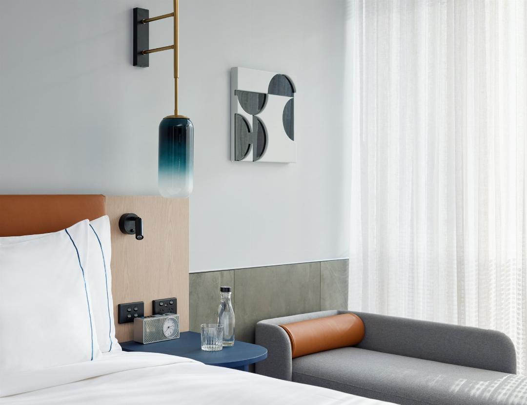 Hotel Room King