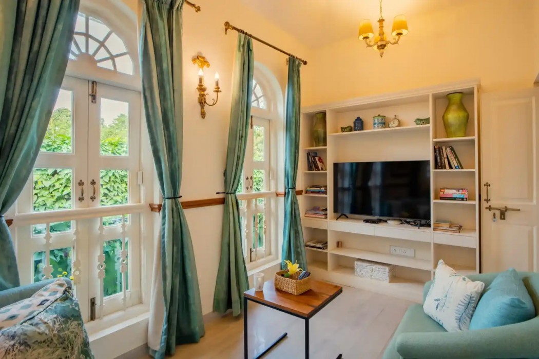 ELIVAAS Monforte Ayada | 3 BHK with Pvt Pool and Jacuzzi 20/30