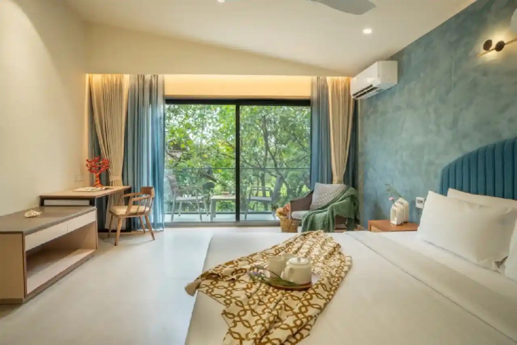 ELIVAAS Cloud 7 4 BHK Villa with Pvt Pool 8/72