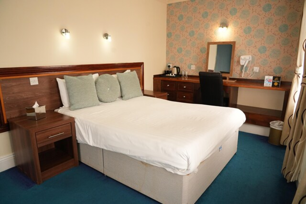 The Continental Hotel, Derby 17/64