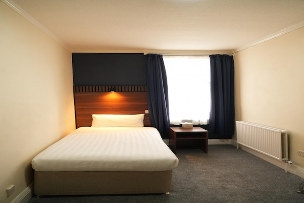 The Continental Hotel, Derby 10/64