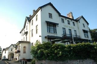 Royal Hotel 2/34