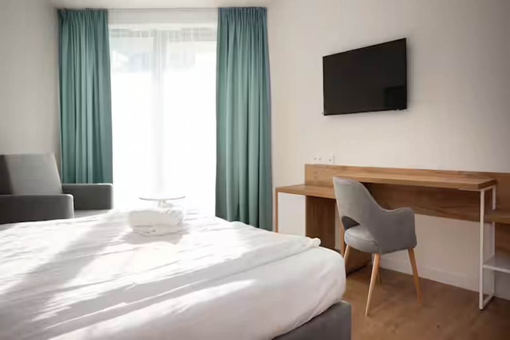 spark by hilton pobierowo