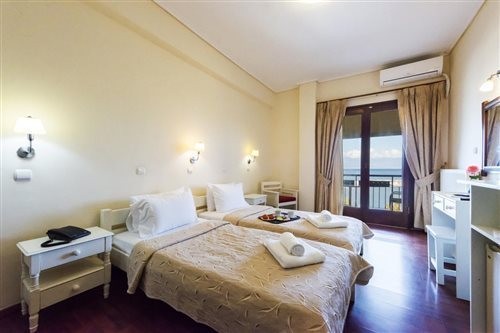 Akrogiali Hotel 11/75