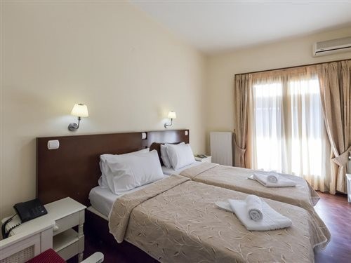 Akrogiali Hotel 16/75