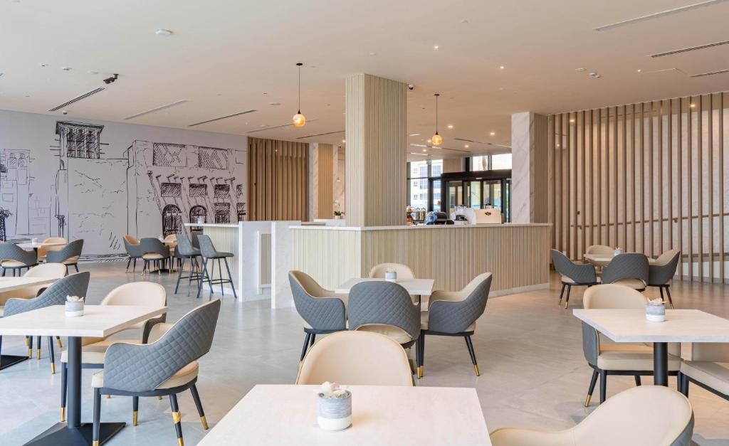 Beach Bay Hotel Mirfa, Edge by Rotana 7/48